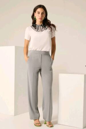 camicina con colletto nero