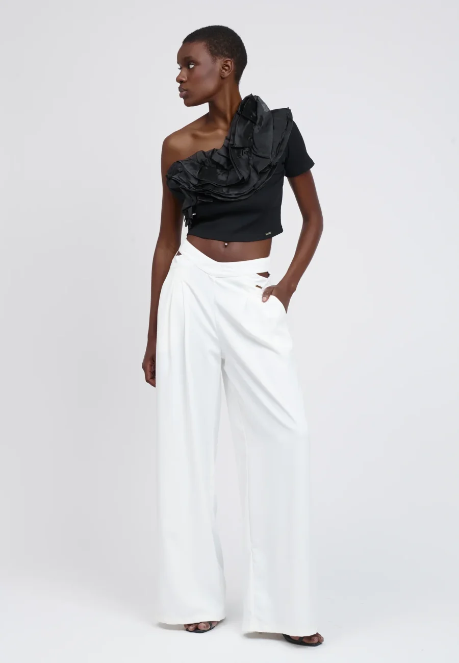 Pantalone con tagli sui fianchi