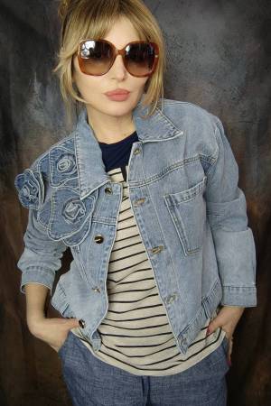 giacca in jeans con rose